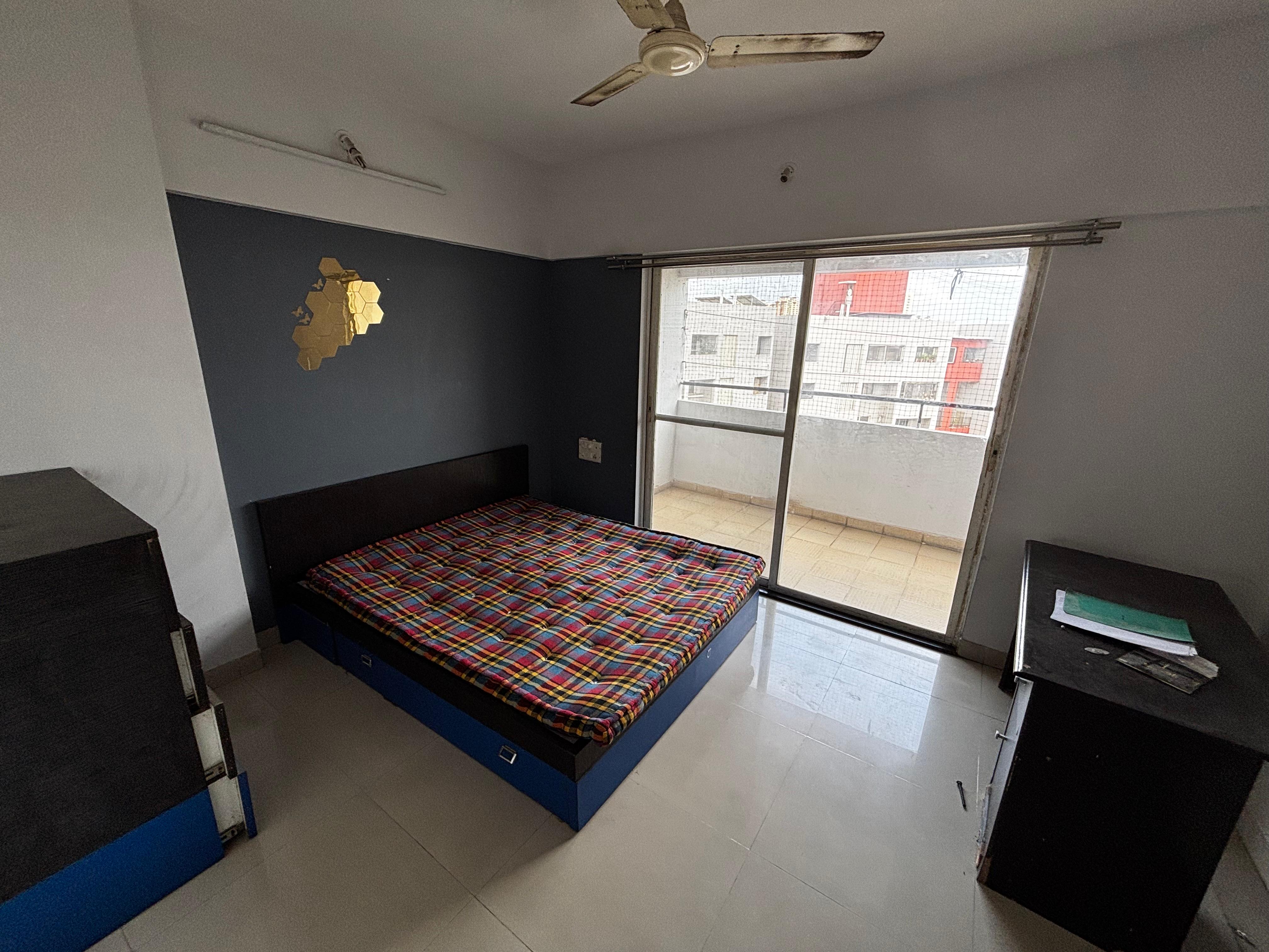 2 BHK Apartment For Sale in Colonnade Apartment