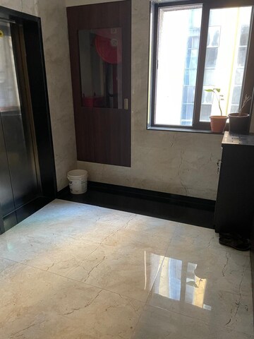 Bedroom in 5 BHK Apartment at Chembur – for Rent