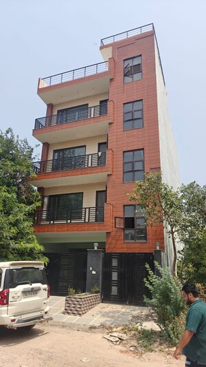 6 BHK Independent House – Exterior View View at Sobha Aurum, Sector 36 Greater Noida - for Sale