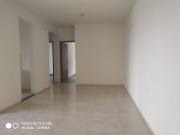 Room in 2 BHK Apartment at BPTP Discovery Park, Sector 80 – for Sale