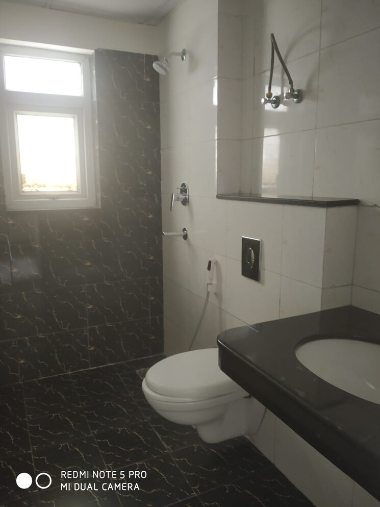 Bathroom, bptp-discovery-park 2 Bedroom 1250 Sq.Ft. Apartment In Sector 80 Faridabad 8883505