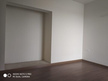 Room in 2 BHK Apartment at BPTP Discovery Park, Sector 80 – for Sale