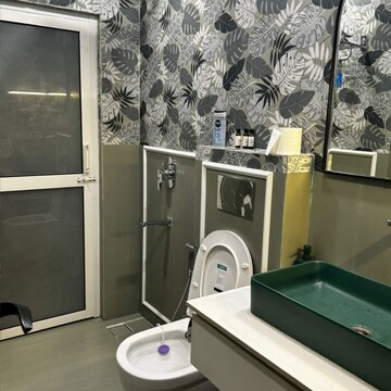 Team Area in 3 BHK Apartment at Goregaon East – for Rent