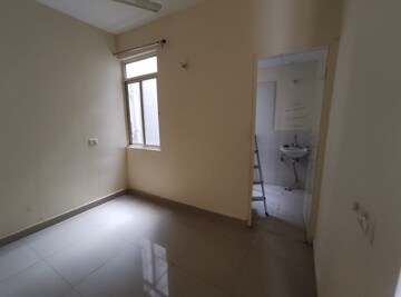 Room in 2 BHK Apartment at Conscient Habitat Residences, Sector 78 – for Rent