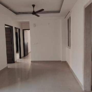Room in 3 BHK Apartment at SKA Greenarch, Panchsheel Green – for Rent