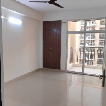 Room in 3 BHK Apartment at SKA Greenarch, Panchsheel Green – for Rent