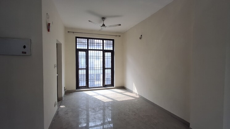 Room, vip road 2 Bedroom 900 Sq.Ft. Apartment In Vip Road Zirakpur 8883629