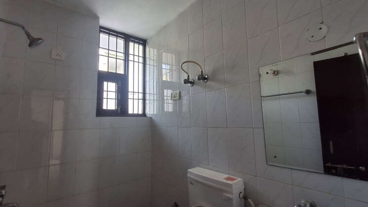 Bathroom, vip road 2 Bedroom 900 Sq.Ft. Apartment In Vip Road Zirakpur 8883629