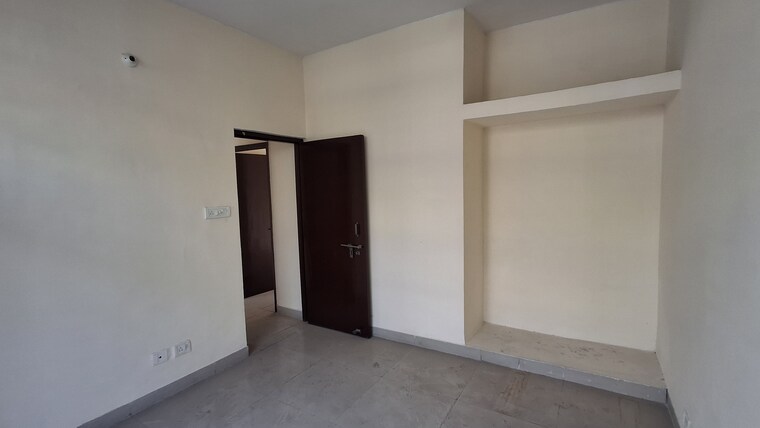 Room, vip road 2 Bedroom 900 Sq.Ft. Apartment In Vip Road Zirakpur 8883629