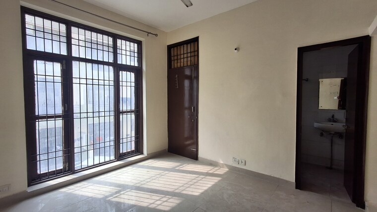 Room, vip road 2 Bedroom 900 Sq.Ft. Apartment In Vip Road Zirakpur 8883629