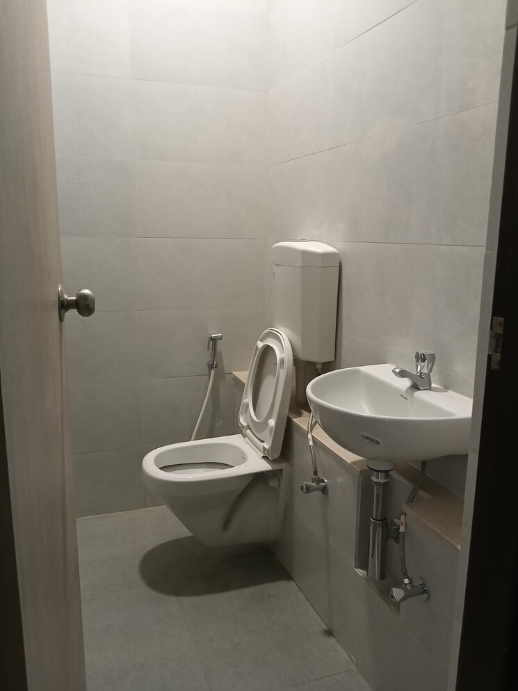 Bathroom, adani-ten-bkc 4 Bedroom 2080 Sq.Ft. Apartment In Bandra East Mumbai 8883676