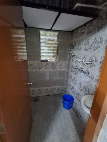 Bathroom in 1 BHK Builder Floor at Rt Nagar – for Rent
