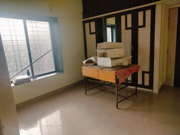 Room in 2 BHK Apartment at Ghorpadi – for Rent