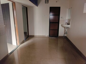 Room in 2 BHK Apartment at Ghorpadi – for Rent
