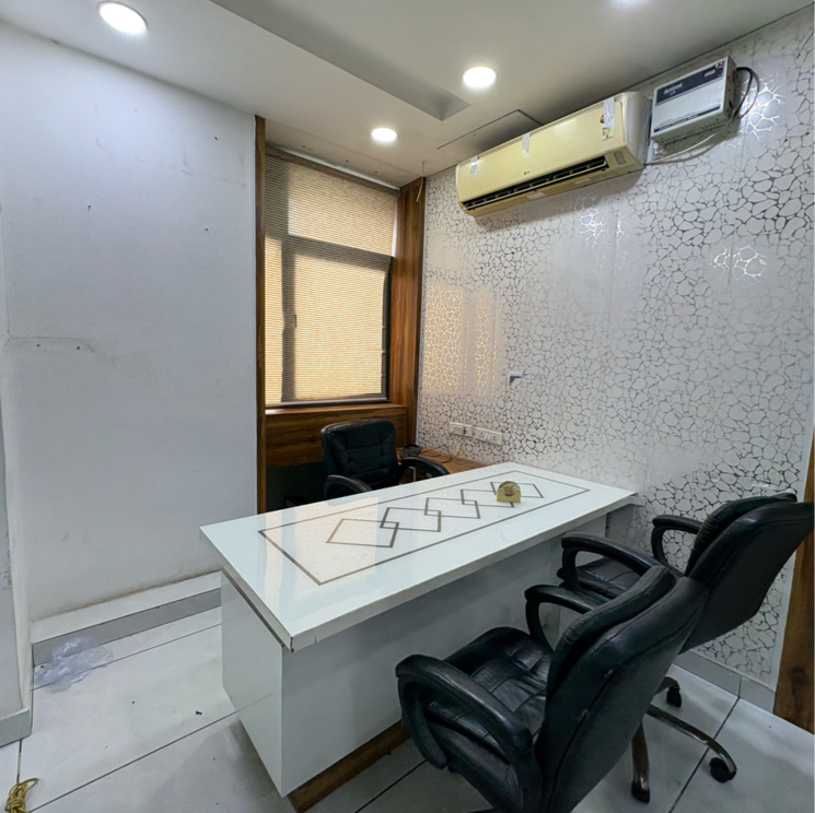 Team Area, netaji subhash place Commercial Office Space 1200 Sq.Ft. In Netaji Subhash Place Delhi 8883722