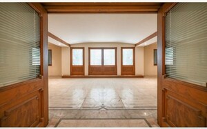 Room in 5 BHK Independent House at New Friends Colony – for Sale