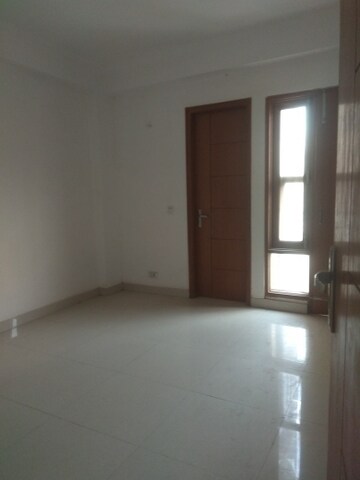 Room in 5 BHK Independent House at New Friends Colony – for Sale
