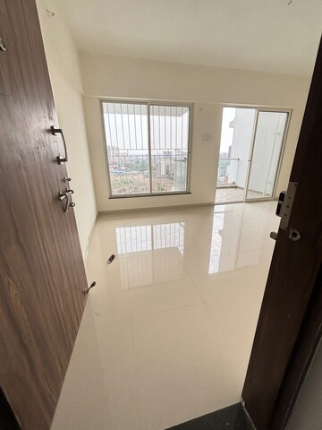 Room in 2 BHK Apartment at Goyal My Home Kiwale, Kiwale – for Rent