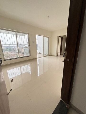 Room in 2 BHK Apartment at Goyal My Home Kiwale, Kiwale – for Rent