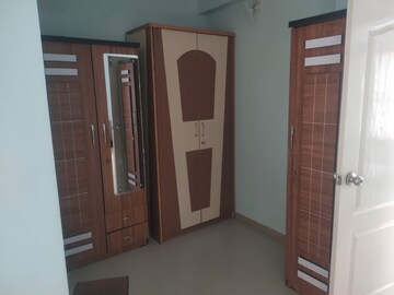 Room in 3.5 BHK Apartment at Shyamal – for Rent