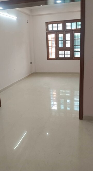 2 BHK Apartment For Rent in Gola Road