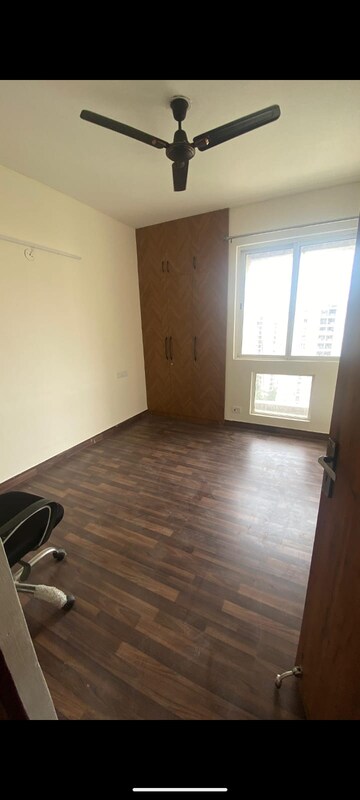 Room in 2 BHK Apartment at Kosmos Heights, Sector 134 – for Rent