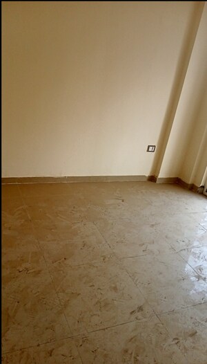 Room in 3 BHK Apartment at ROF Aalayas, Sector 102 – for Sale