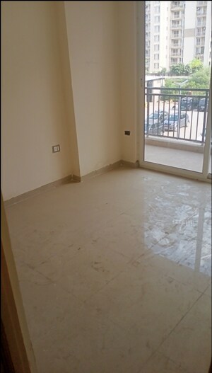 Room in 3 BHK Apartment at ROF Aalayas, Sector 102 – for Sale