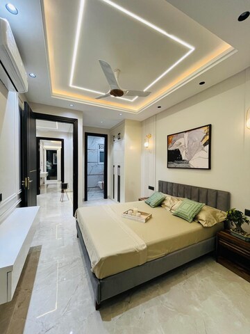 Bedroom in 3 BHK Builder Floor at CS Roseate 63, Sector 63a – for Sale
