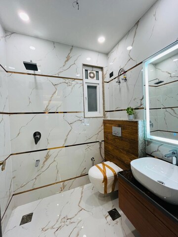 Bathroom in 3 BHK Builder Floor at CS Roseate 63, Sector 63a – for Sale