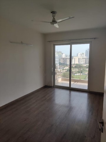 Room in 3 BHK Apartment at DLF Regal Gardens, Sector 90 – for Rent