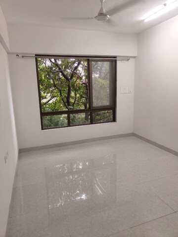 Room in 2 BHK Apartment at Kalpataru Bliss, Santacruz East – for Rent