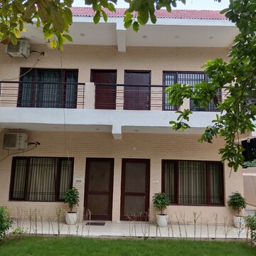 2 BHK Independent House For Rent in RWA Apartments Sector 70, Sector 70