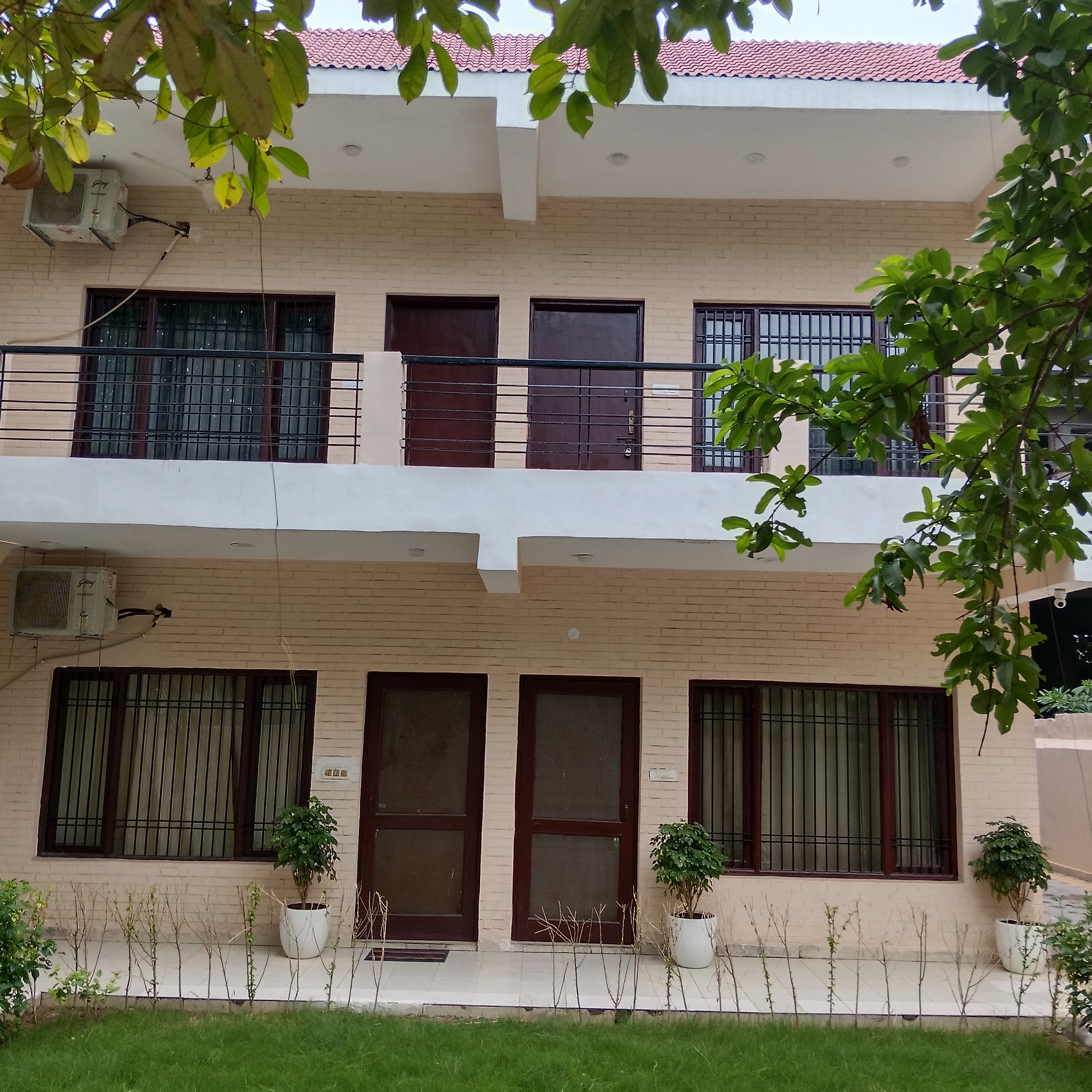 2 BHK + Extra Room Independent House For Rent in RWA Apartments Sector 70