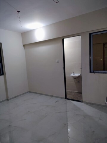 Room in 1 BHK Apartment at Century Mill Mhada Building, Lower Parel – for Rent