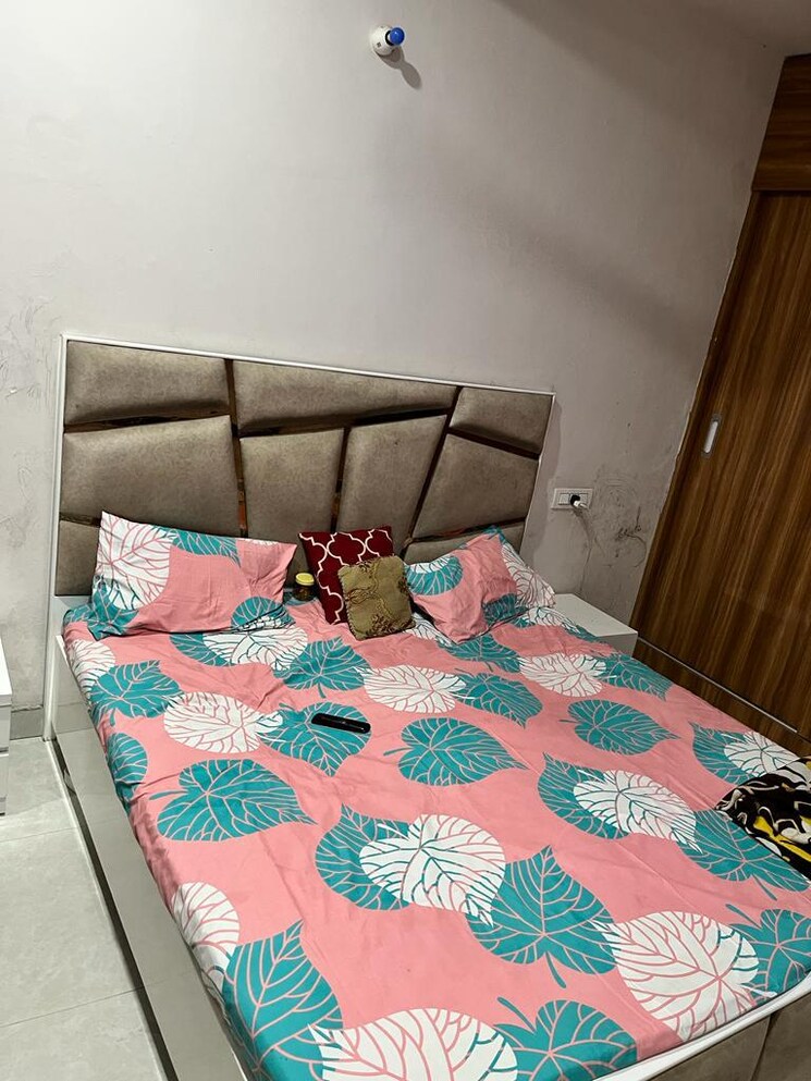 Bedroom, penta-homes 2 Bedroom 1300 Sq.Ft. Apartment In Vip Road Zirakpur 8883967