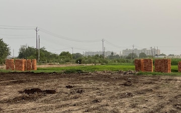 Plot For Sale in Bank Colony