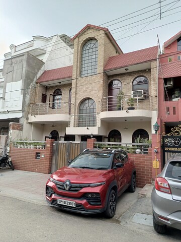 5 BHK Independent House – Exterior View View at Sector 31 - for Rent