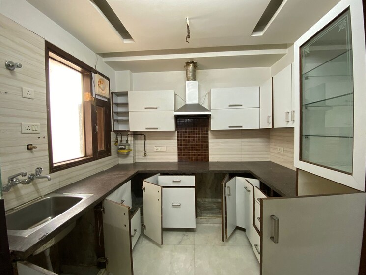 Kitchen, paschim vihar 3 Bedroom 1500 Sq.Ft. Builder Floor In Paschim Vihar Delhi 8884036