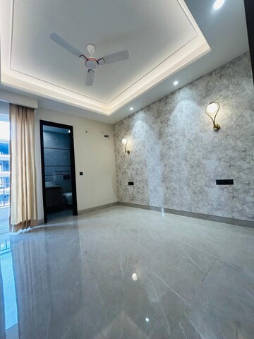 Room in 3 BHK Builder Floor at Anant Raj The Estate Floors, Sector 63a – for Sale