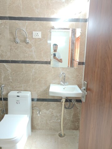 Bathroom in 1 BHK Builder Floor at Saket – for Rent