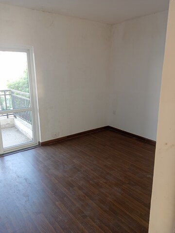 Room in 3 BHK Builder Floor at BPTP Park Elite Floor II, Sector 75 – for Rent