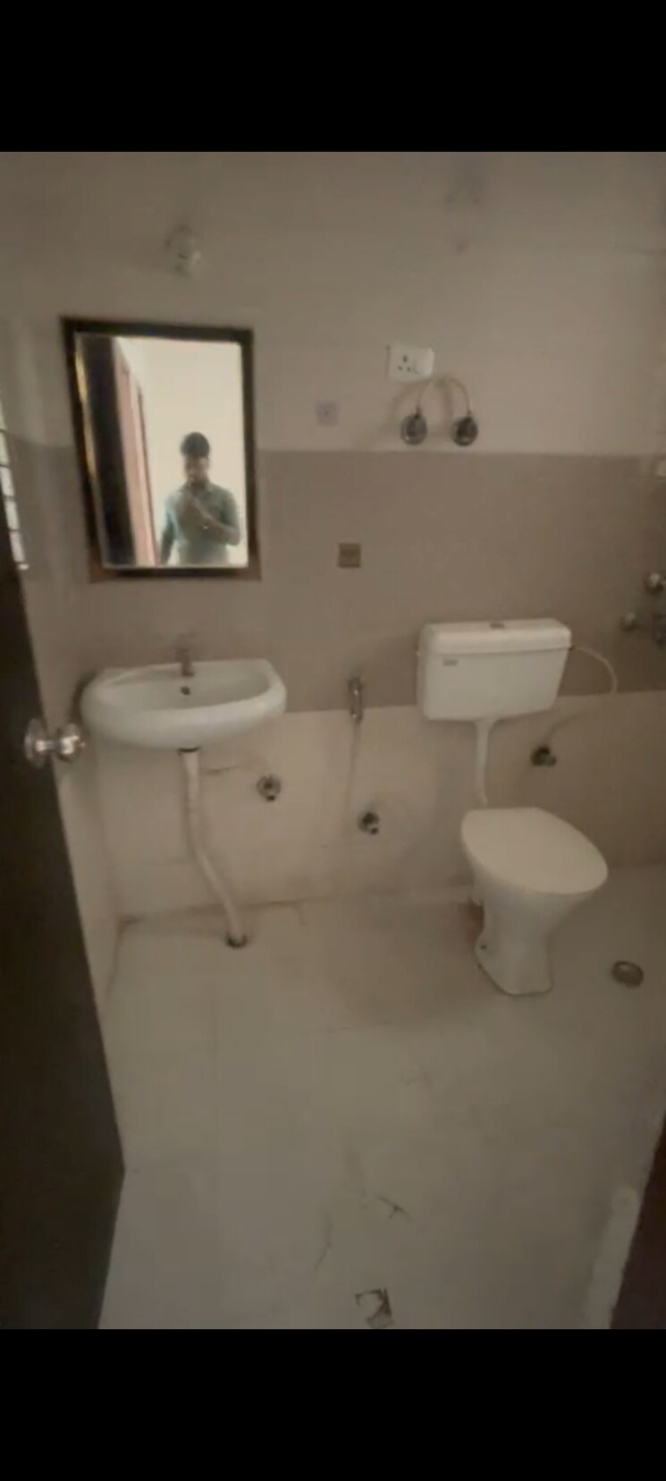 Bathroom, signature-global-grand-iva 2 Bedroom 679 Sq.Ft. Apartment In Sector 103 Gurgaon 8884333