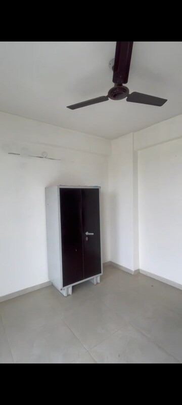 Room in 2 BHK Apartment at Signature Global Grand Iva, Sector 103 – for Sale