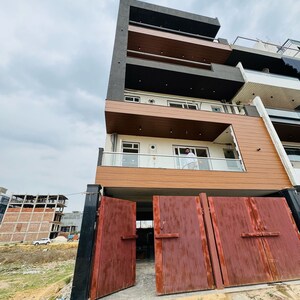 3 BHK Builder Floor For Sale in Ansal API Esencia, Sector 67