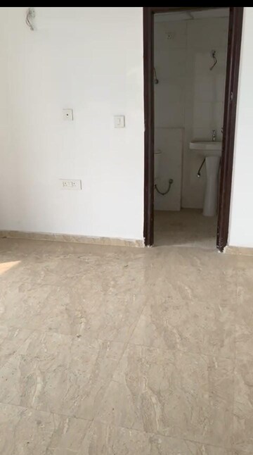 Room in 2 BHK Apartment at BPTP Princess Park, Sector 86 – for Rent