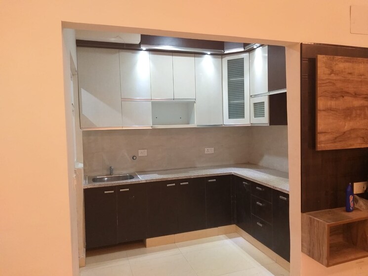 Kitchen, paras-tierea 3.5 Bedroom 1565 Sq.Ft. Apartment In Sector 137 Noida 8883976