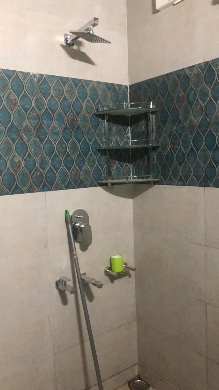 Bathroom, kalkaji 2 Bedroom 900 Sq.Ft. Apartment In Kalkaji Delhi 8884376