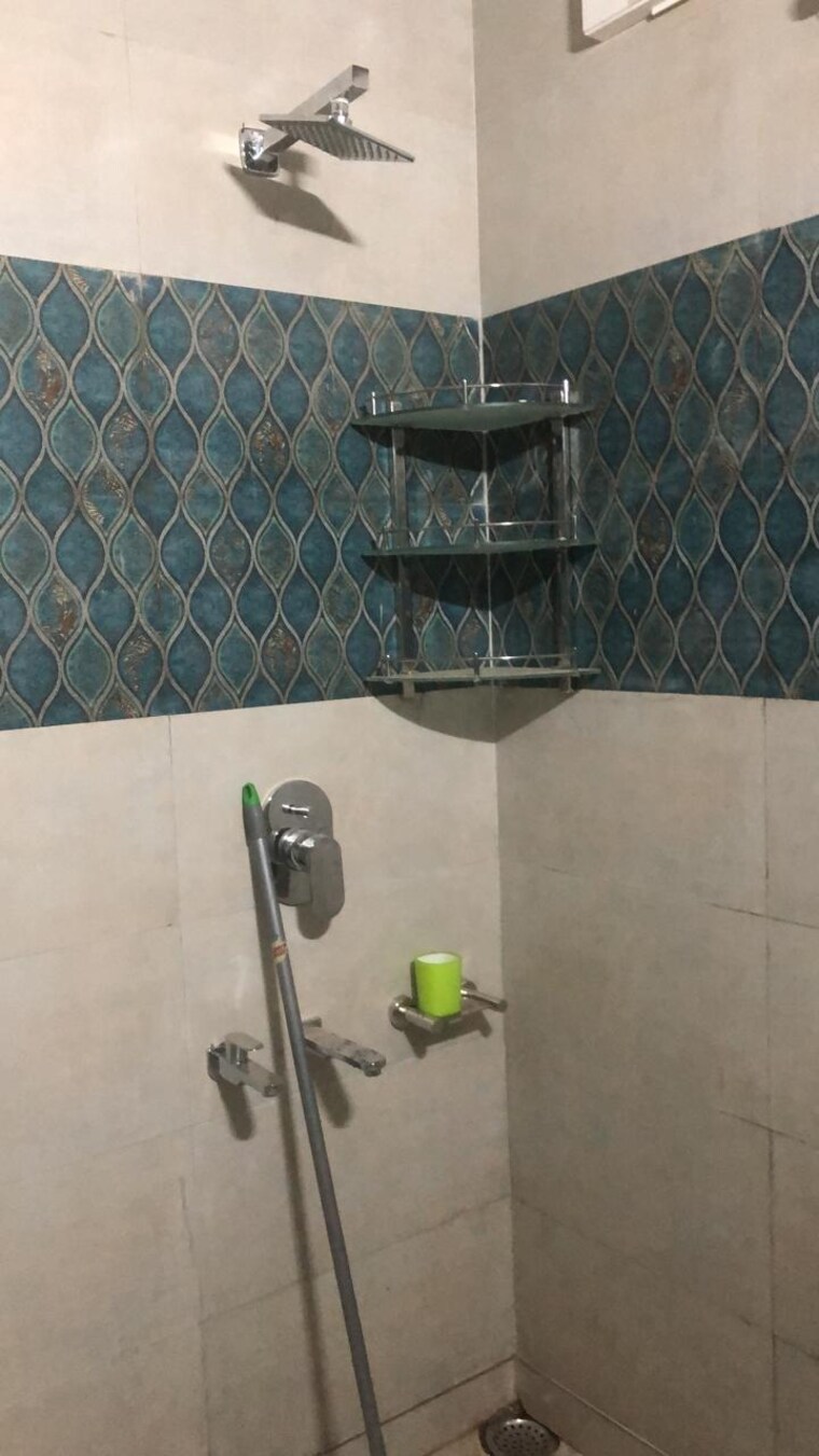 Bathroom, kalkaji 2 Bedroom 900 Sq.Ft. Apartment In Kalkaji Delhi 8884376