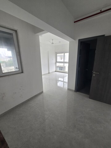 Furnished Amenities in 3 BHK Apartment at Dadar West – for Rent